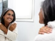 Com transformar l’autocrítica en autocompassió