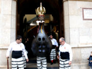 Valls estrena la nova Àliga recuperant la imatge de la figura barroca destruïda el 1936 durant la Guerra Civil