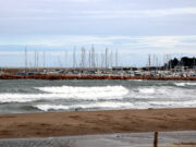 Protecció Civil manté l’alerta per fort vent aquest dilluns al litoral i prelitoral de Tarragona i Barcelona