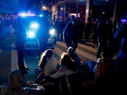 Vox reuneix un centenar de manifestants a Tarragona contra la immigració davant d’uns 300 antifeixistes
