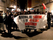 Vox reuneix un centenar de manifestants a Tarragona contra la immigració davant d’uns 300 antifeixistes