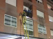 Incendi de matinada a Tarragona amb veïns atrapats pel fum a la Rambla de Ponent