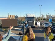La vaga docent talla la N-240 i les entrades al Port de Tarragona