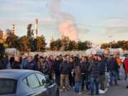 Treballadors de Repsol es manifesten al complex industrial de Tarragona per rebutjar la nova estructura organitzativa