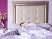 Dormir millor per a una pell més jove i saludable