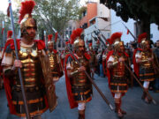 Devoció, fe i solemnitat en la processó del Sant Enterrament de Divendres Sant a Tarragona