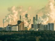 La contaminació de l’aire continua sent clau entre els riscos ambientals segons l’OMS