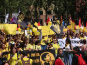 Educadores i treballadores d’escoles bressol es manifesten a Barcelona per exigir més recursos i abaixar les ràtios