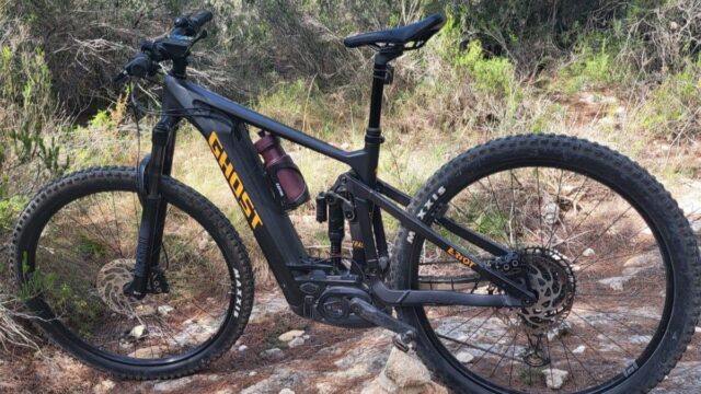 Imatge de la bicicleta elèctrica robada (Cristina Cardoso, via xarxes socials)